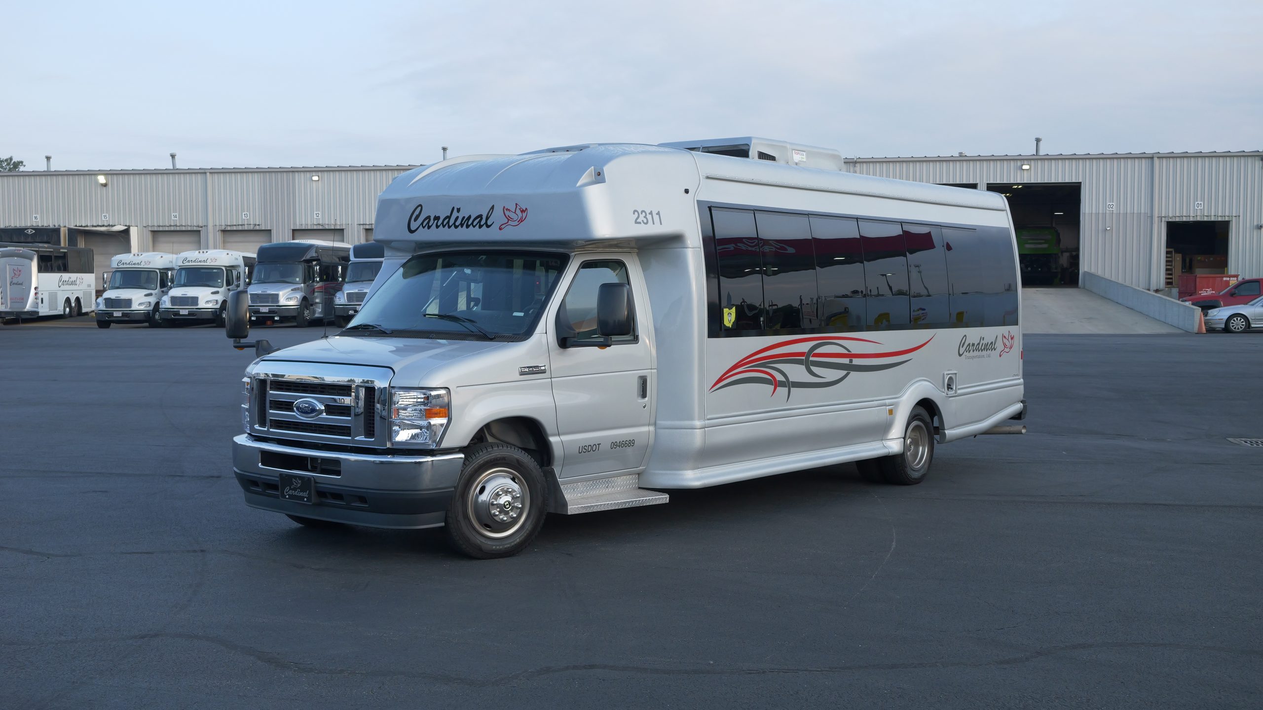 Flying Out With a Group This Summer? Airport Transportation That Keeps Everyone on Schedule